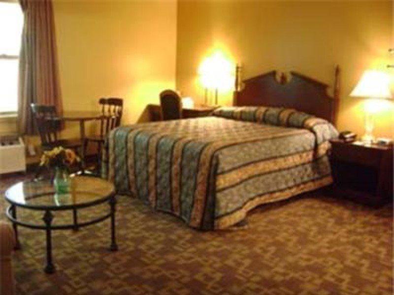 Knights Inn Hadley Номер фото