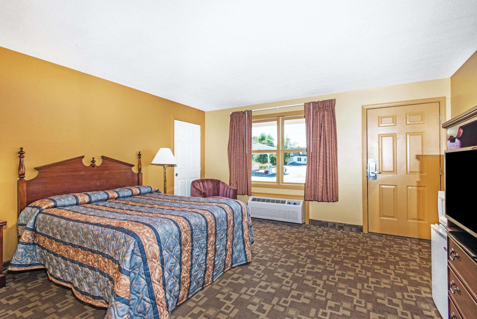 Knights Inn Hadley Экстерьер фото